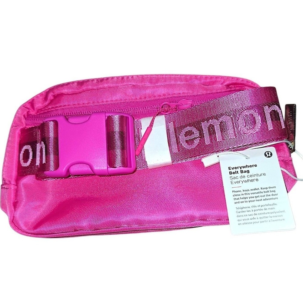Lululemon Everywhere Belt Bag Sonic Pink Wordmark Strap New with Tags